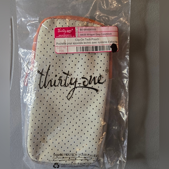 NWT Thirty-one Tech Pouch - Picture 6 of 6